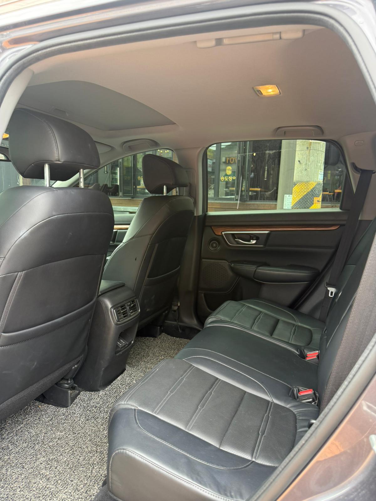 2017 Honda CR-V view 7