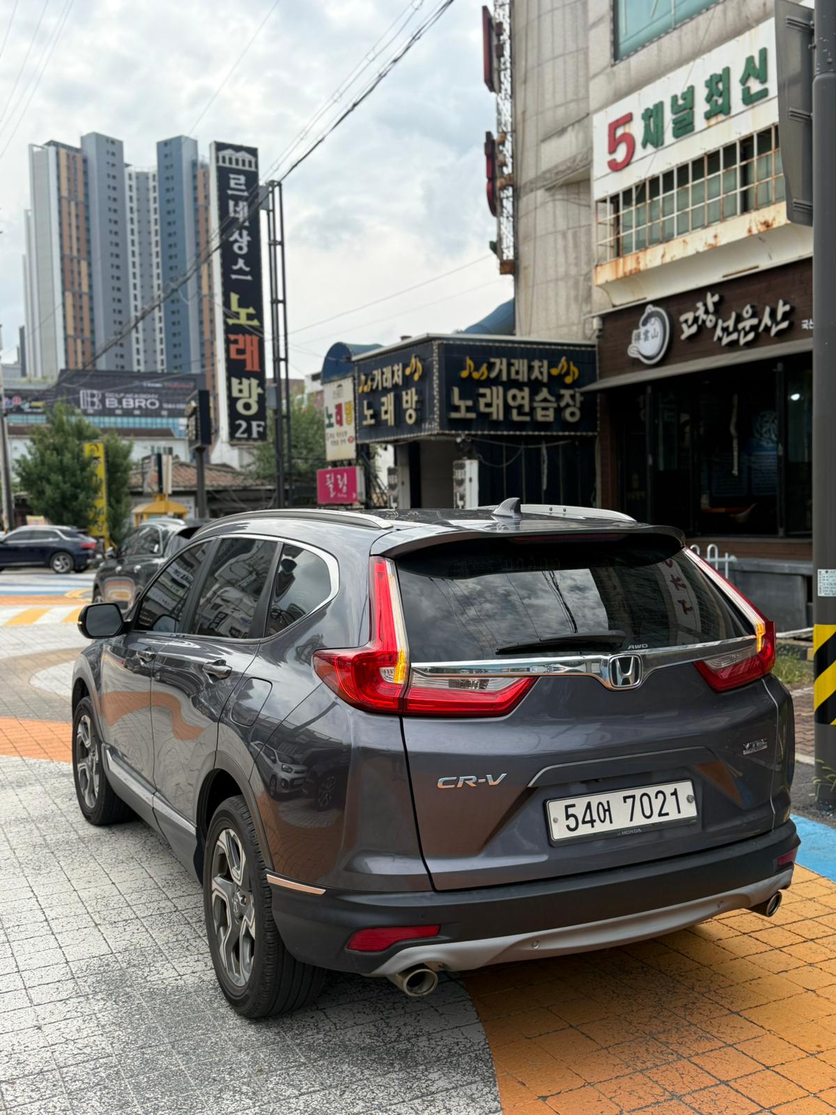 2017 Honda CR-V view 3