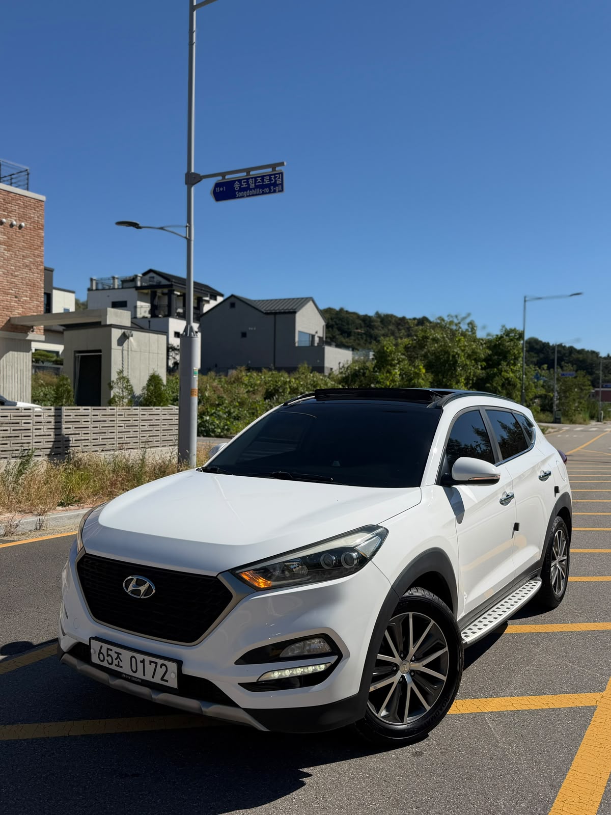 2017 Hyundai Tucson view 2