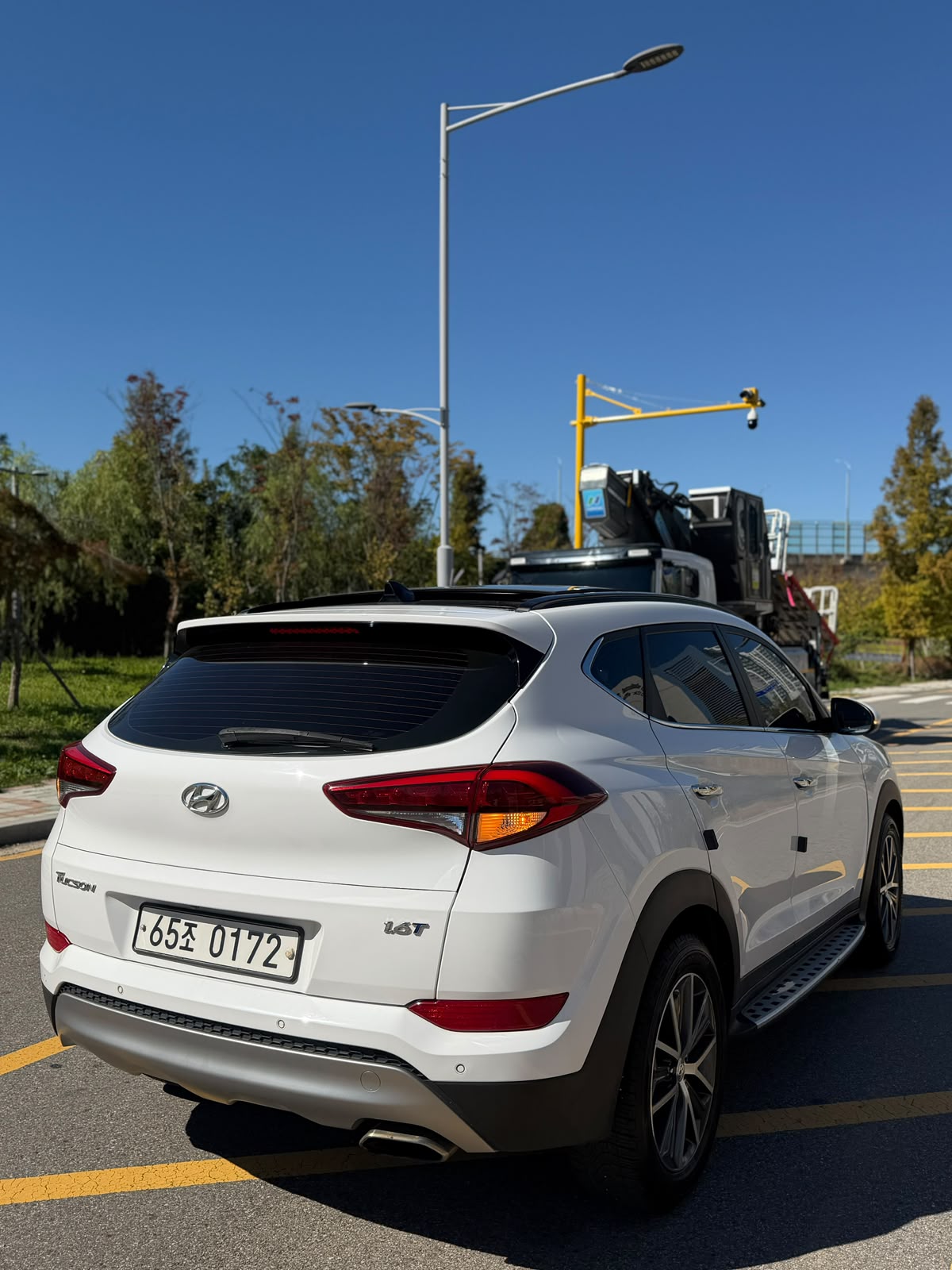 2017 Hyundai Tucson view 4