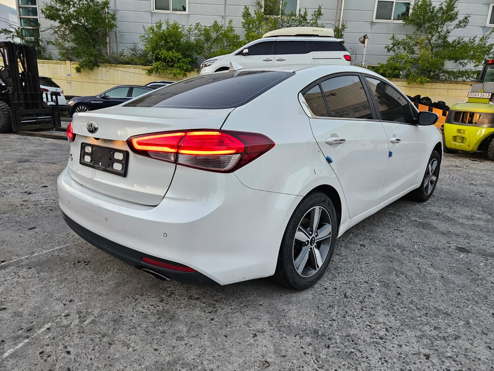 2017 Kia K3 1.6 GDI view 3