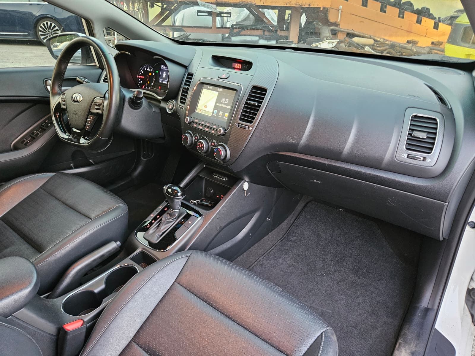 2017 Kia K3 1.6 GDI view 8